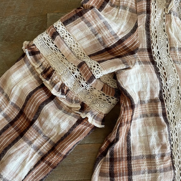 Long sleeve ruffled top - Picture 6 of 7